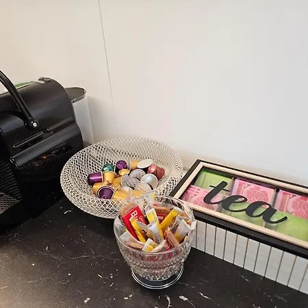 Trendy & Quiet Urban Oasis Flat *