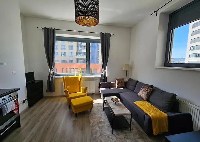 Trendy & Quiet Urban Oasis Flat Daire Bratislava