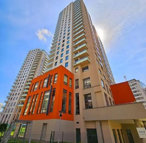 Trendy & Quiet Urban Oasis Flat *