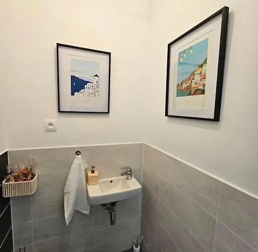 Trendy & Quiet Urban Oasis Flat ブラチスラヴァ